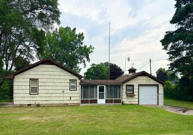 Photo 3 of Single family home for sale at 354 S 30th Street, Saginaw, MI 48601 | MLS# 61050216335 | Listing updated on 2026-07-30
