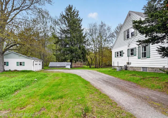 Photo 3 of Single family home for sale at 2970 Range Rd, Port Huron, MI 48060 | MLS# 20261058428 | Listing updated on 2026-07-30