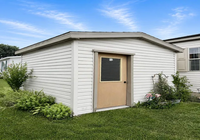 Photo 3 of Single family home for sale at 1891 Magnolia St, Newport, MI 48166 | MLS# 81026038793 | Listing updated on 2026-09-15