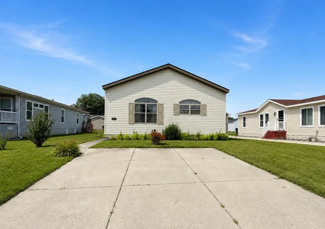 Photo 3 of Single family home for sale at 1891 Magnolia St, Newport, MI 48166 | MLS# 81026038793 | Listing updated on 2026-09-15