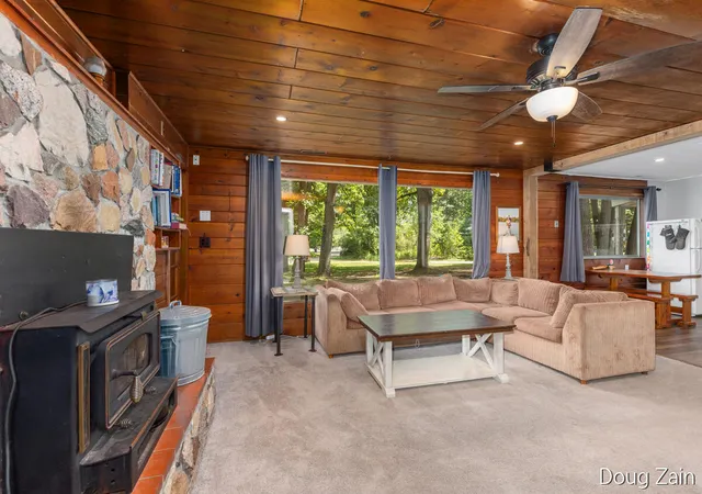 5th image of 12502 Ne Mcmurty Dr Ne, Sand Lake, MI 49343 | MLS# 65026038795