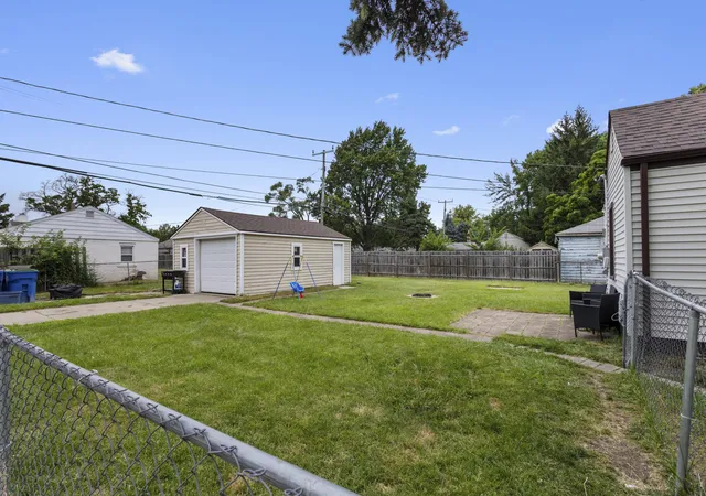 Photo 4 of Single family home for sale at 20875 Elroy Ave, Warren, MI 48089 | MLS# 53026038796 | Listing updated on 2026-09-18