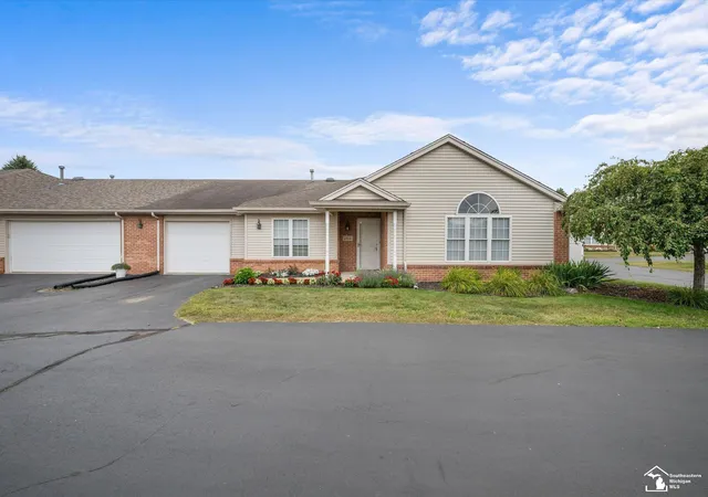 Listing Photo 1 - Condo for sale in building located at 2412 Sutton Dr, Temperance, MI 48182