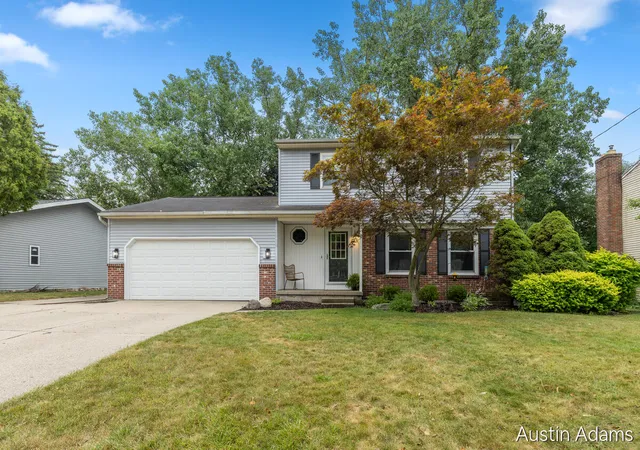 Photo 1 of Sale Pending at 2110 Fawnwood Dr Se, Grand Rapids, MI 49508 | MLS# 65026038798 | Listing updated on 2026-08-27