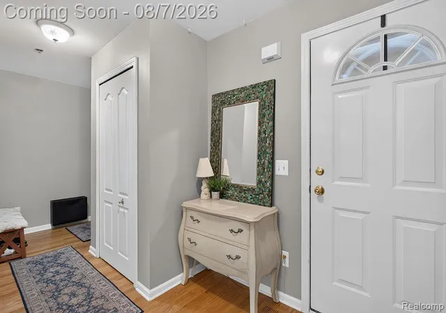 Listing Photo 4 - Condo for sale in building located at 3383 Baldwin Woods Dr, Lake Orion, MI 48359