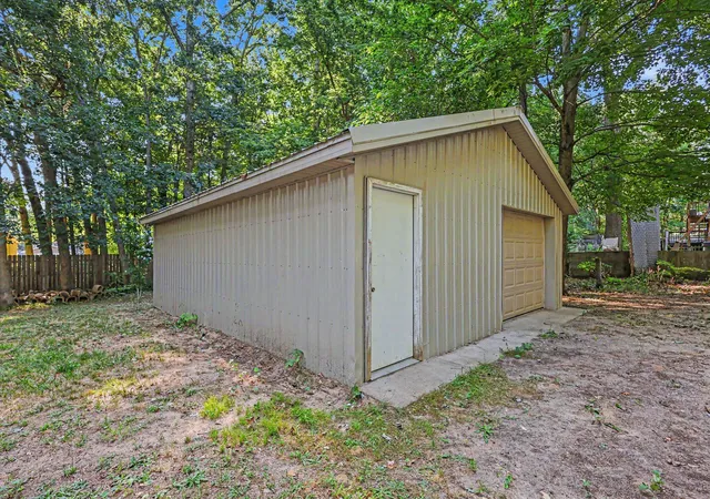 Photo 2 of Single family home for sale at 1523 Fern St, Allegan, MI 49010 | MLS# 71026038805 | Listing updated on 2026-08-18