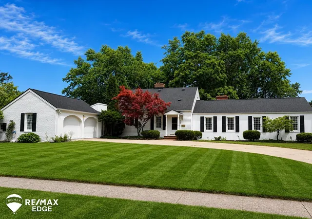 Photo 1 of Sale Pending at 300 E South St, Davison, MI 48423 | MLS# 5050216350 | Listing updated on 2026-07-29