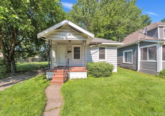 2nd image of 5720 Huron St, Dearborn Heights, MI 48125 | MLS# 20261058455