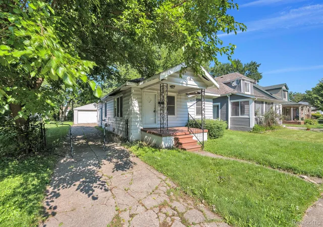 3rd image of 5720 Huron St, Dearborn Heights, MI 48125 | MLS# 20261058455
