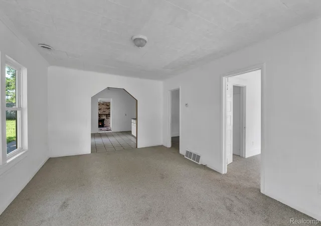 5th image of 5720 Huron St, Dearborn Heights, MI 48125 | MLS# 20261058455
