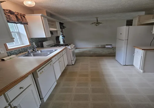 Photo 4 of Single family home for sale at 17721 Lewis Rd, Cement City, MI 49233 | MLS# 81026038810 | Listing updated on 2026-09-06