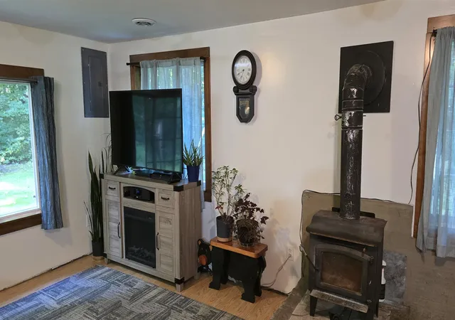 Photo 4 of Single family home for sale at 212 3rd Avenue, Rapid River Township Kalkaska, MI 49646 | MLS# 79080071587 | Listing updated on 2026-09-14