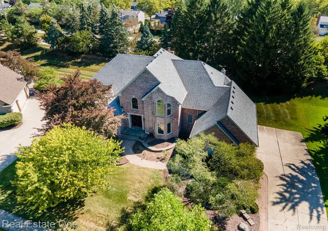 Photo 3 of Single family home for sale at 2038 Haverford Dr, Troy, MI 48098 | MLS# 20261058462 | Listing updated on 2026-09-18