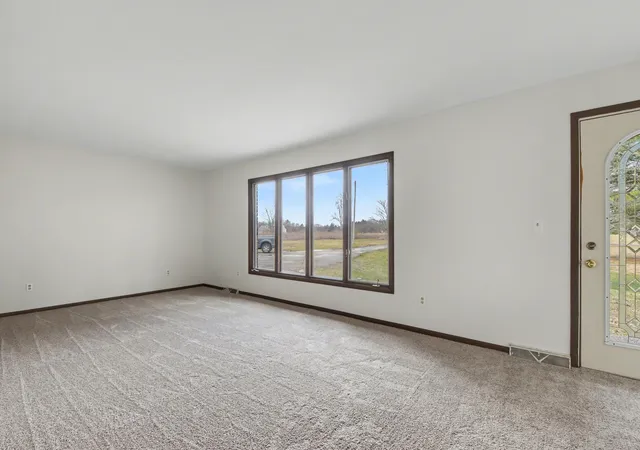 5th image of 11400 Tefft Ave Ne, Rockford, MI 49341 | MLS# 65026038815