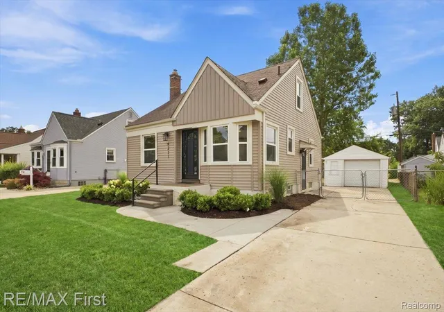 Photo 2 of Single family home for sale at 4271 Thomas Ave, Berkley, MI 48072 | MLS# 20261058465 | Listing updated on 2026-08-07