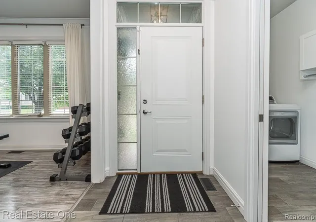 2nd image of 4176 Oak Arbor Ct, Rochester, MI 48306 | MLS# 20261058474