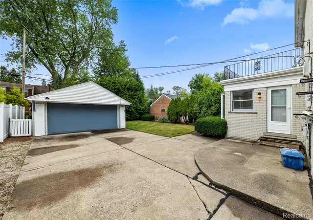 5th image of 1877 Rosemont Rd, Berkley, MI 48072 | MLS# 20261058476