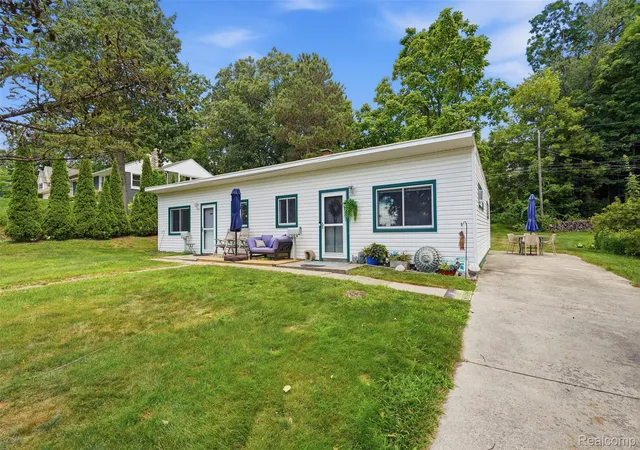 2nd image of 610 East St, Milford, MI 48381 | MLS# 20261058477