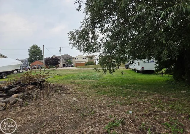 3rd image of 0 Lakeshore Dr, Harrison Township, MI 48045 | MLS# 58050216358