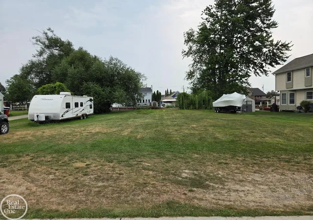 3rd image of 00 Lakeshore Dr, Harrison Township, MI 48045 | MLS# 58050216359