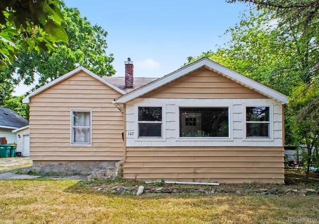 2nd image of 107 S Oak St, Durand, MI 48429 | MLS# 20261058483