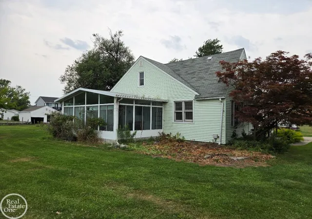 2nd image of 38777 Lakeshore Dr, Harrison Township, MI 48045 | MLS# 58050216360
