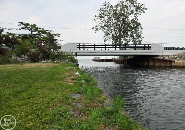 38th image of 38777 Lakeshore Dr, Harrison Township, MI 48045 | MLS# 58050216360