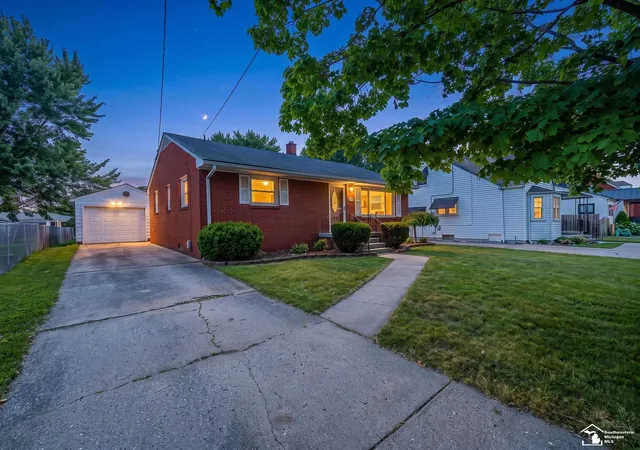 Photo 2 of Single family home for sale at 5929 Oakwood Dr, Monroe, MI 48161 | MLS# 57050216365 | Listing updated on 2026-09-15