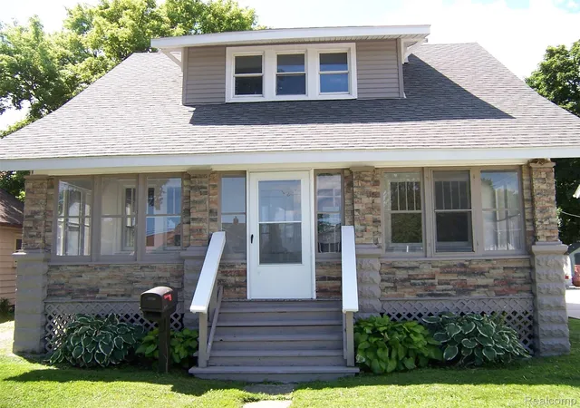 Photo 3 of Single family home for sale at 1518 Carleton St, Port Huron, MI 48060 | MLS# 20261058489 | Listing updated on 2026-08-21