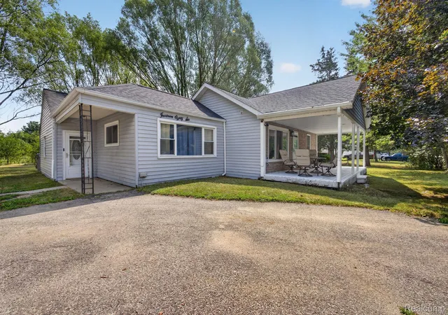 Photo 1 of Sale Pending at 1486 Ives Ave, Burton, MI 48509 | MLS# 20261058492 | Listing updated on 2026-09-11