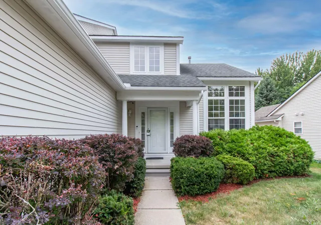 Photo 2 of Single family home for sale at 3205 Aldwych Cir, Ann Arbor, MI 48105 | MLS# 81026038825 | Listing updated on 2026-09-14