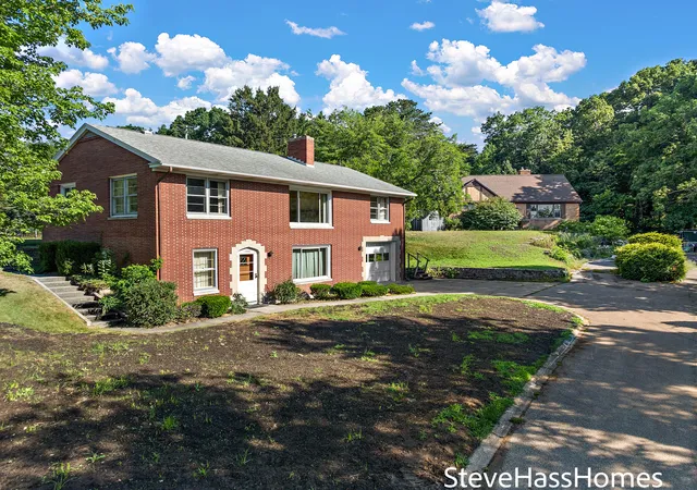 Photo 2 of Single family home for sale at 17443 Hayes St, Grand Haven, MI 49417 | MLS# 71026038830 | Listing updated on 2026-07-29