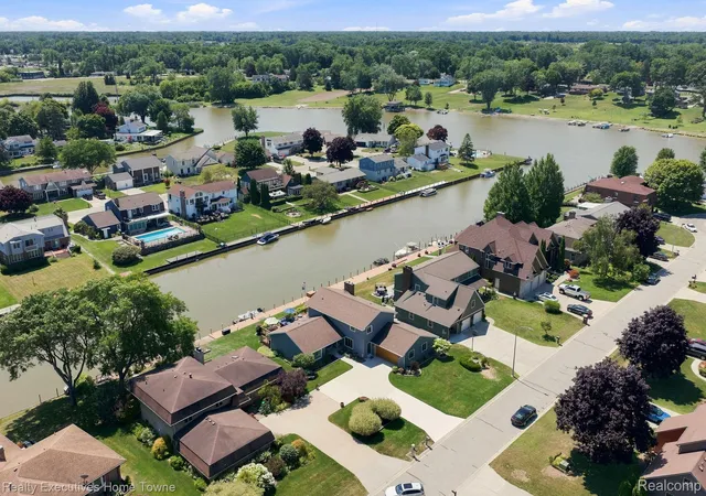 5th image of 2900 Woodstock Cir, Port Huron, MI 48060 | MLS# 20261058527