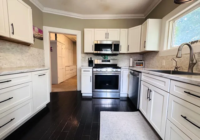 Photo 3 of Single family home for sale at 210 Emmons St, Niles, MI 49120 | MLS# 69026038834 | Listing updated on 2026-09-17