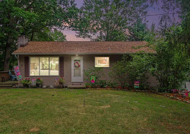 Photo 2 of Single family home for sale at 45713 E Peninsula Dr, Grand Junction, MI 49056 | MLS# 69026038835 | Listing updated on 2026-08-13