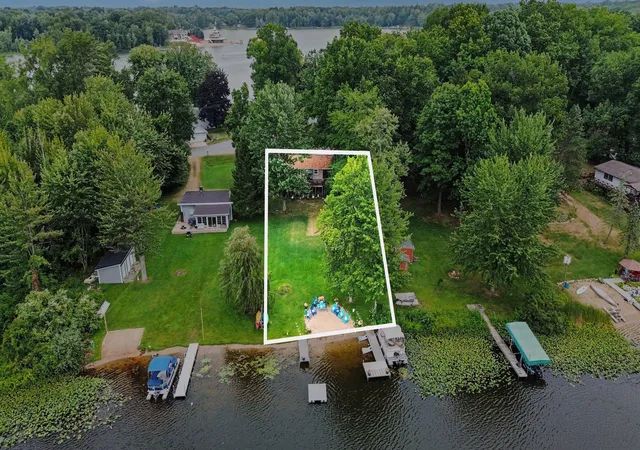 Photo 3 of Single family home for sale at 45713 E Peninsula Dr, Grand Junction, MI 49056 | MLS# 69026038835 | Listing updated on 2026-08-13