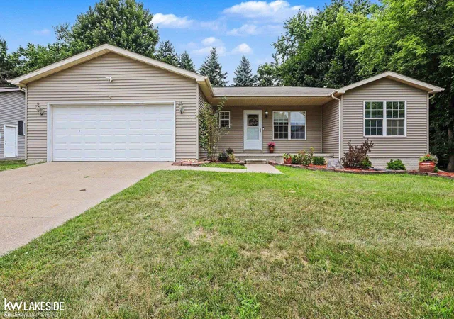 2nd image of 593 Allison Dr, Almont, MI 48003 | MLS# 58050216385