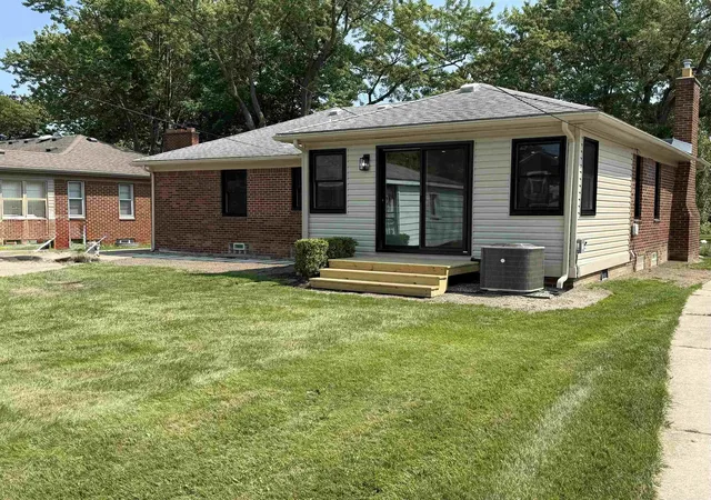 Photo 2 of Single family home for sale at 13128 Talbot Ave, Huntington Woods, MI 48070 | MLS# 58050216386 | Listing updated on 2026-08-19
