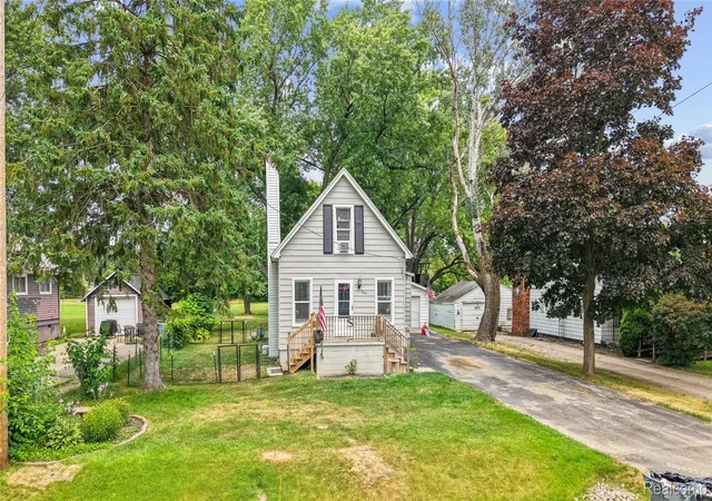1st image of 3427 Byers St, Burton, MI 48519 | MLS# 20261058542