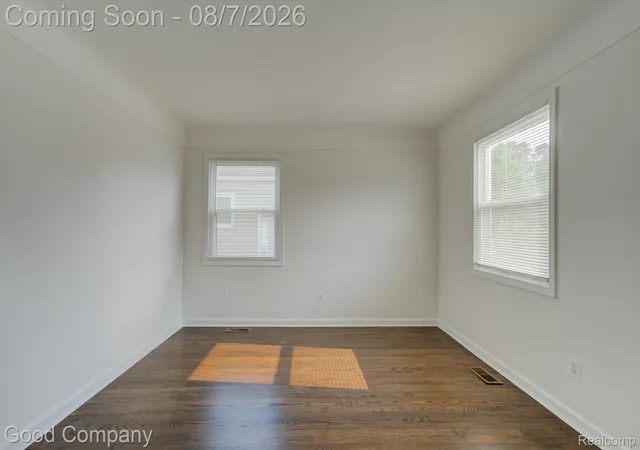 3rd image of 3095 Buckingham Ave, Berkley, MI 48072 | MLS# 20261058547