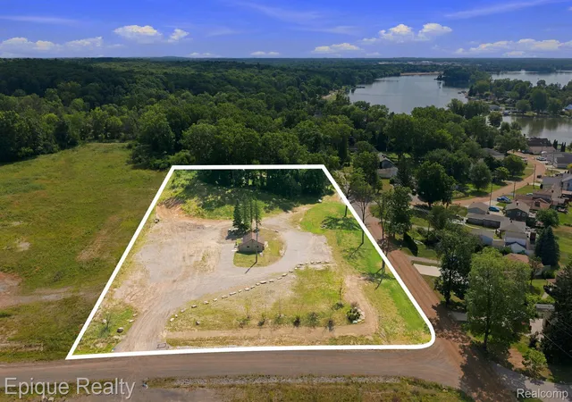1st image of 2790 Park Ridge Rd, White Lake Charter Township Oakland, MI 48386 | MLS# 20261058543