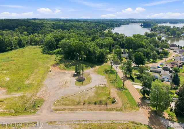 2nd image of 2790 Park Ridge Rd, White Lake Charter Township Oakland, MI 48386 | MLS# 20261058543