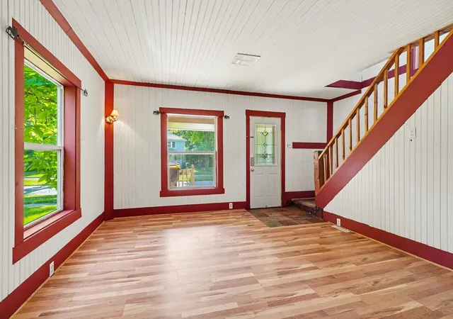 Photo 2 of Single family home for sale at 512 S Kinney Ave, Mount Pleasant, MI 48858 | MLS# 79080071594 | Listing updated on 2026-09-15