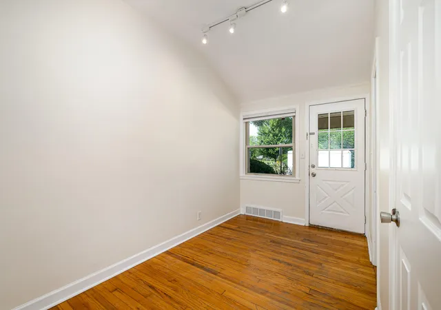 Photo 3 of Condo for sale at 2307 Pittsfield Blvd, Ann Arbor, MI 48104 | MLS# 81026038850 | Listing updated on 2026-08-04