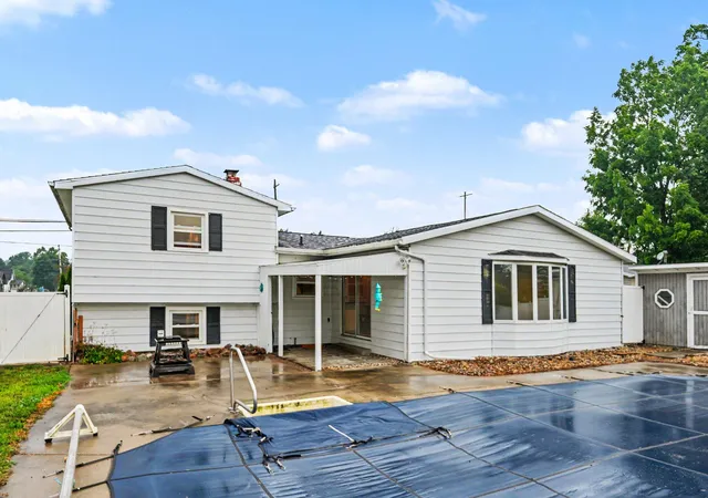 3rd image of 229 S Matteson St, Bronson, MI 49028 | MLS# 68026038855