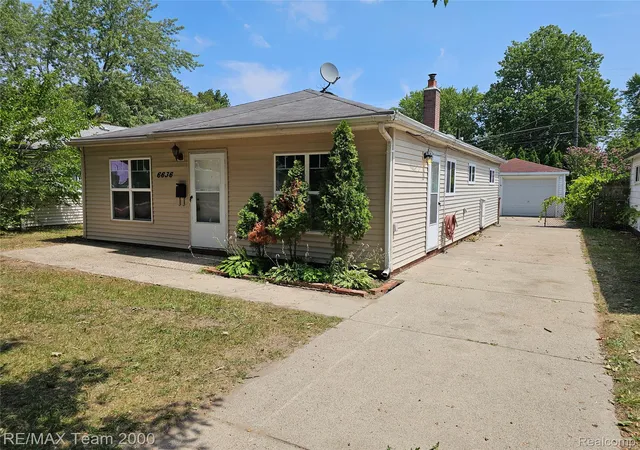 Photo 3 of Single family home for sale at 6636 N Waverly St, Dearborn Heights, MI 48127 | MLS# 20261058555 | Listing updated on 2026-08-18