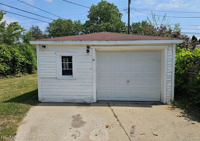 Photo 3 of Single family home for sale at 6636 N Waverly St, Dearborn Heights, MI 48127 | MLS# 20261058555 | Listing updated on 2026-08-18