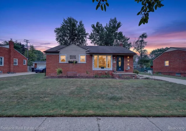 3rd image of 30355 W Chicago St, Livonia, MI 48150 | MLS# 20261058558