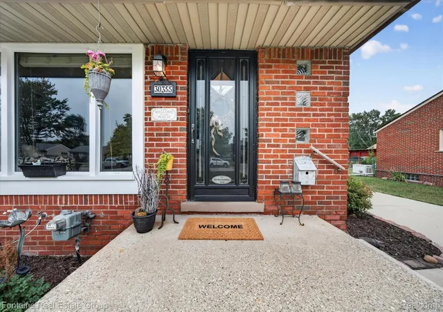 4th image of 30355 W Chicago St, Livonia, MI 48150 | MLS# 20261058558
