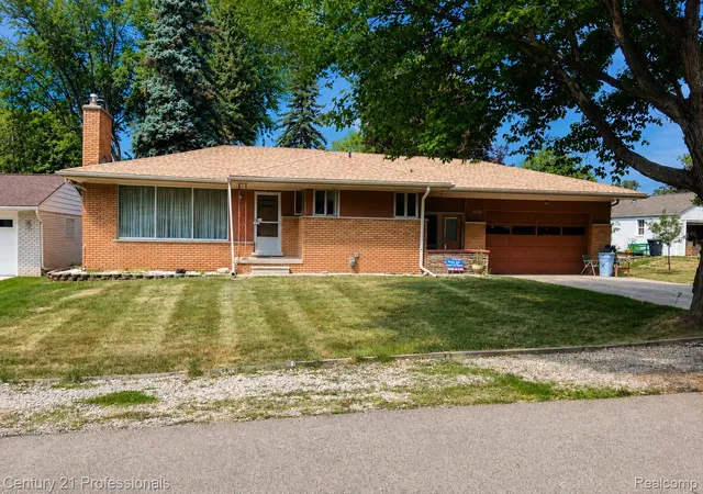 Single family home for sale at 18625 Shadyside St, Livonia, MI 48152 | MLS# 20261058557